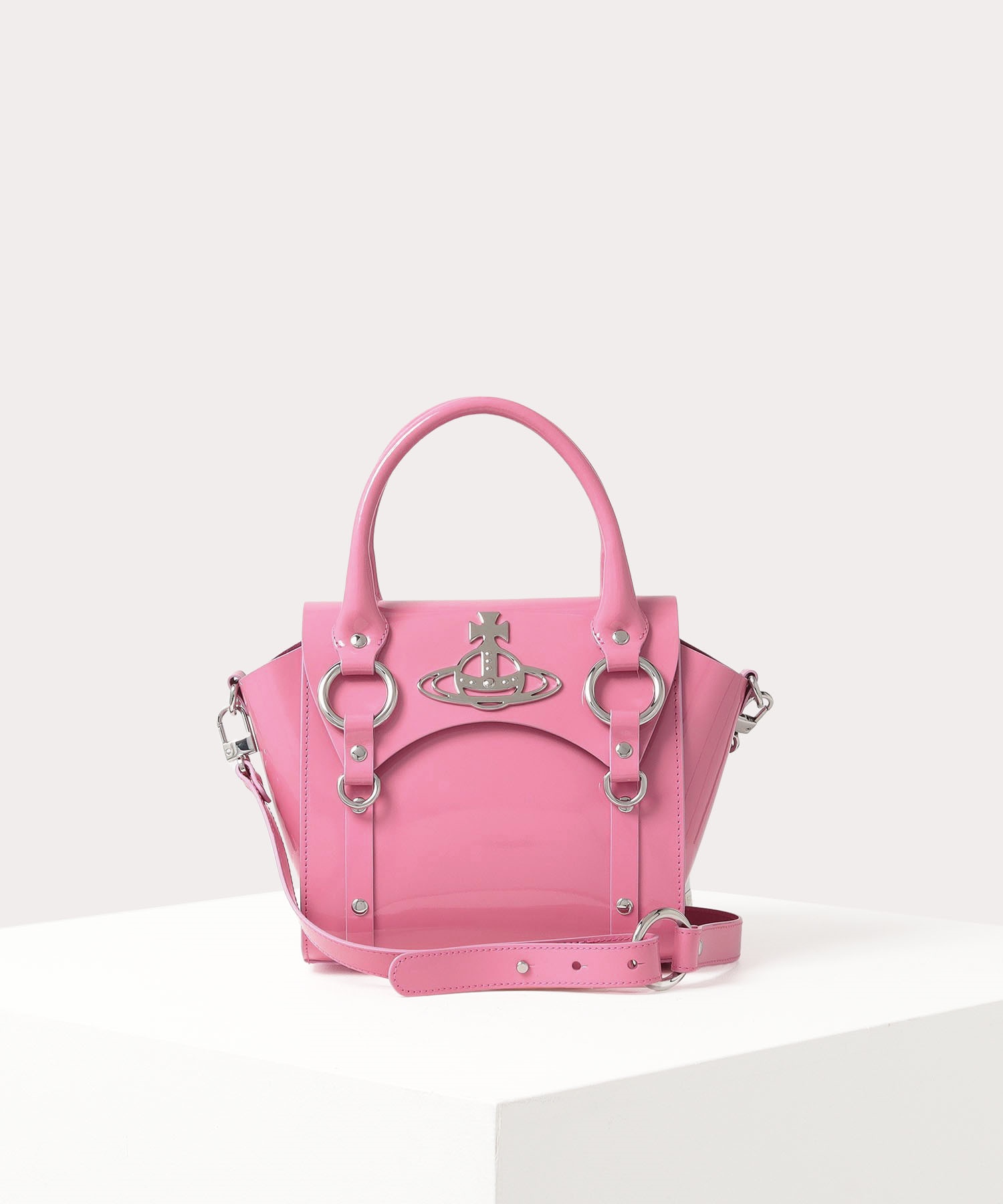 【売れ】美品！ビビアンウエストウッドのピンクのバッグ バッグ