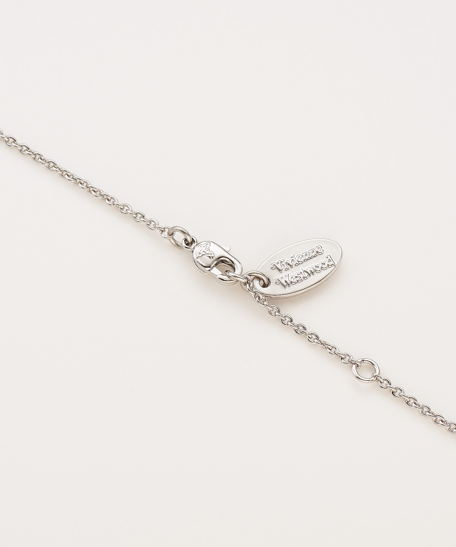 SORADA SMALL BAS RELIEF ネックレス(シルバー)（レディース）（1250931302）｜アクセサリーすべて(ネックレス ・ペンダント)｜【公式通販】ヴィヴィアン・ウエストウッド（Vivienne Westwood）