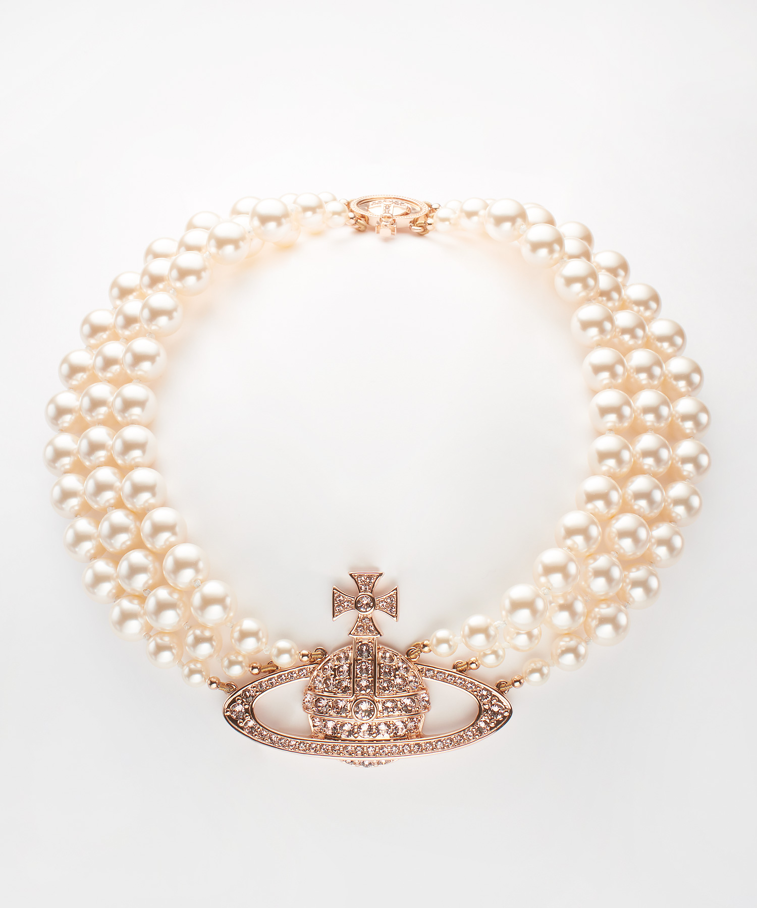 THREE ROW PEARL BAS RELIEF チョーカー (ピンクゴールド)（レディース）（1250942207）｜アクセサリーすべて(ネックレス・ペンダント)｜【公式通販】ヴィヴィアン・ウエストウッド（Vivienne  Westwood）