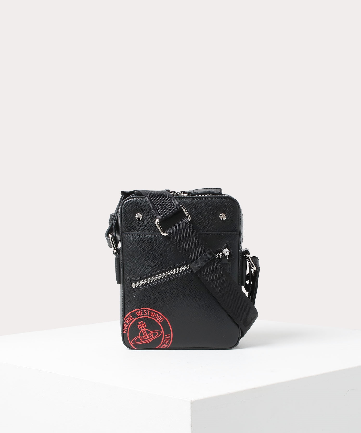 ブラック系激安店舗vivienne Westwood Manビビアン ショルダーバッグ メンズ ショルダーバッグ メンズ ブラック系 11 2 Hafryat Com