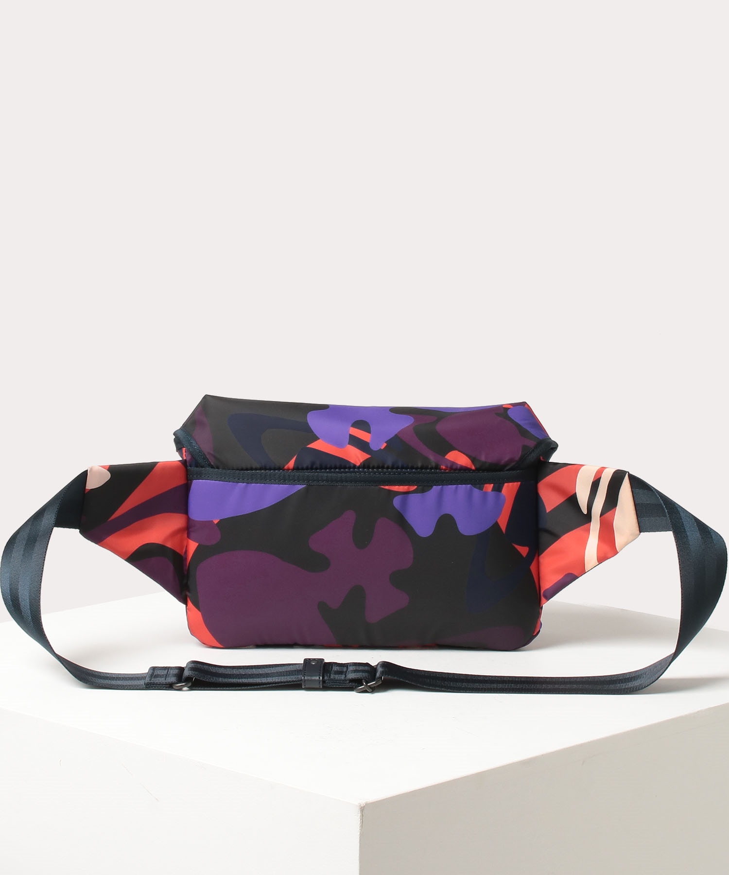 カモフラージュorb メンズボディバッグ オレンジ メンズ Vwh0 公式通販 ヴィヴィアン ウエストウッド Vivienne Westwood